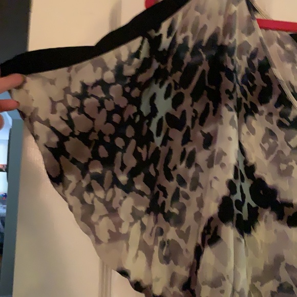 Marciano cold shoulder top - Picture 3 of 10